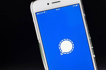 Bye-Bye: Die Messenger-App Signal ermöglicht jetzt auch das Löschen von Kontakten.